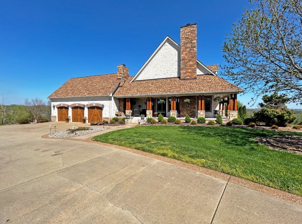 Left Side 3 Car Garage Left Side 3 Car Garage